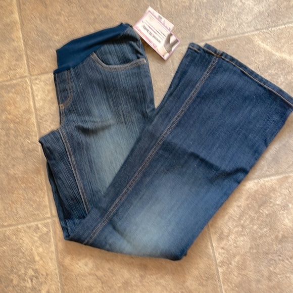 MATERNITY Jeans NWT - Picture 1 of 3